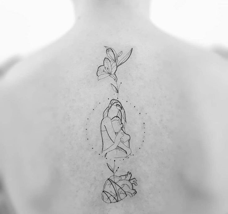 Hình xăm tối giản trên lưng, chủ đề hoa và mẹ con, phong cách blackwork, độ phân giải HD.
