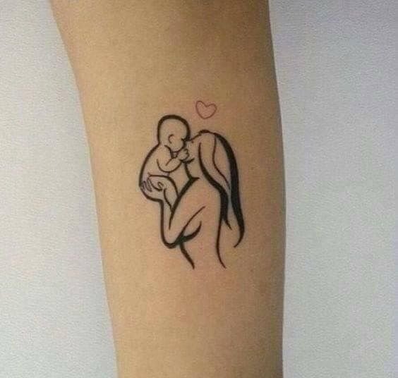 Hình xăm mẹ bế con trên tay, phong cách blackwork đơn giản, độ phân giải HD.